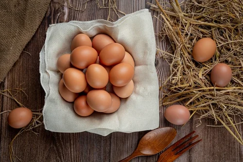 تخم مرغ محلی و شرکتی